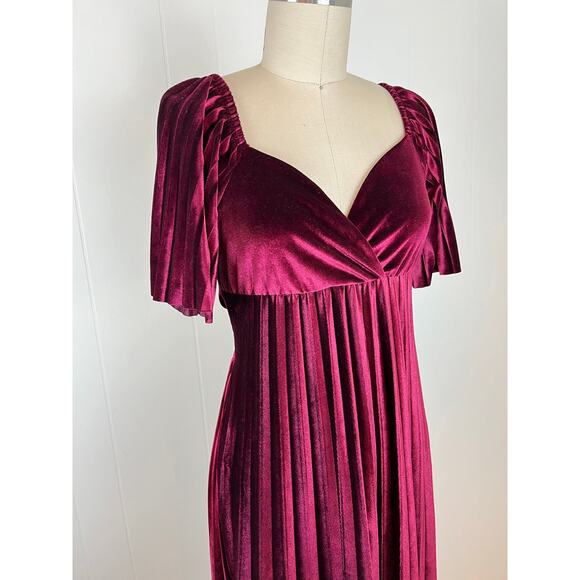 ASOS Burgundy Wine Velvet Maxi Dress 4 Empire Waist Pleated Twist Cutout Back - Picture 5 of 16